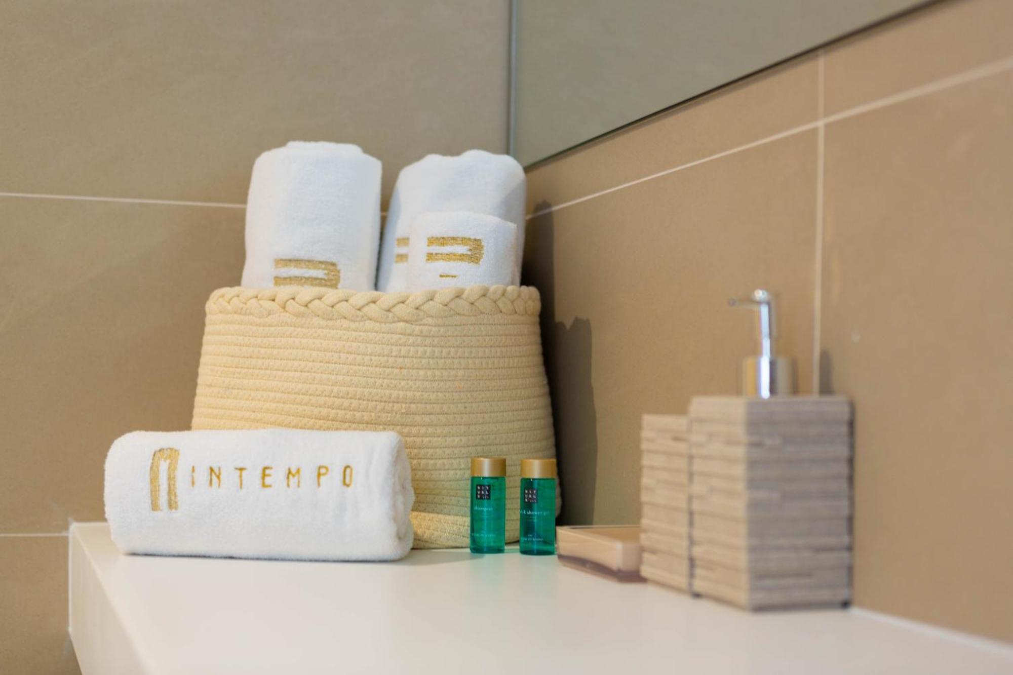 Intempo By Holuxe - 051- 5Th Floor Apartment เบนิดอร์ม ภายนอก รูปภาพ